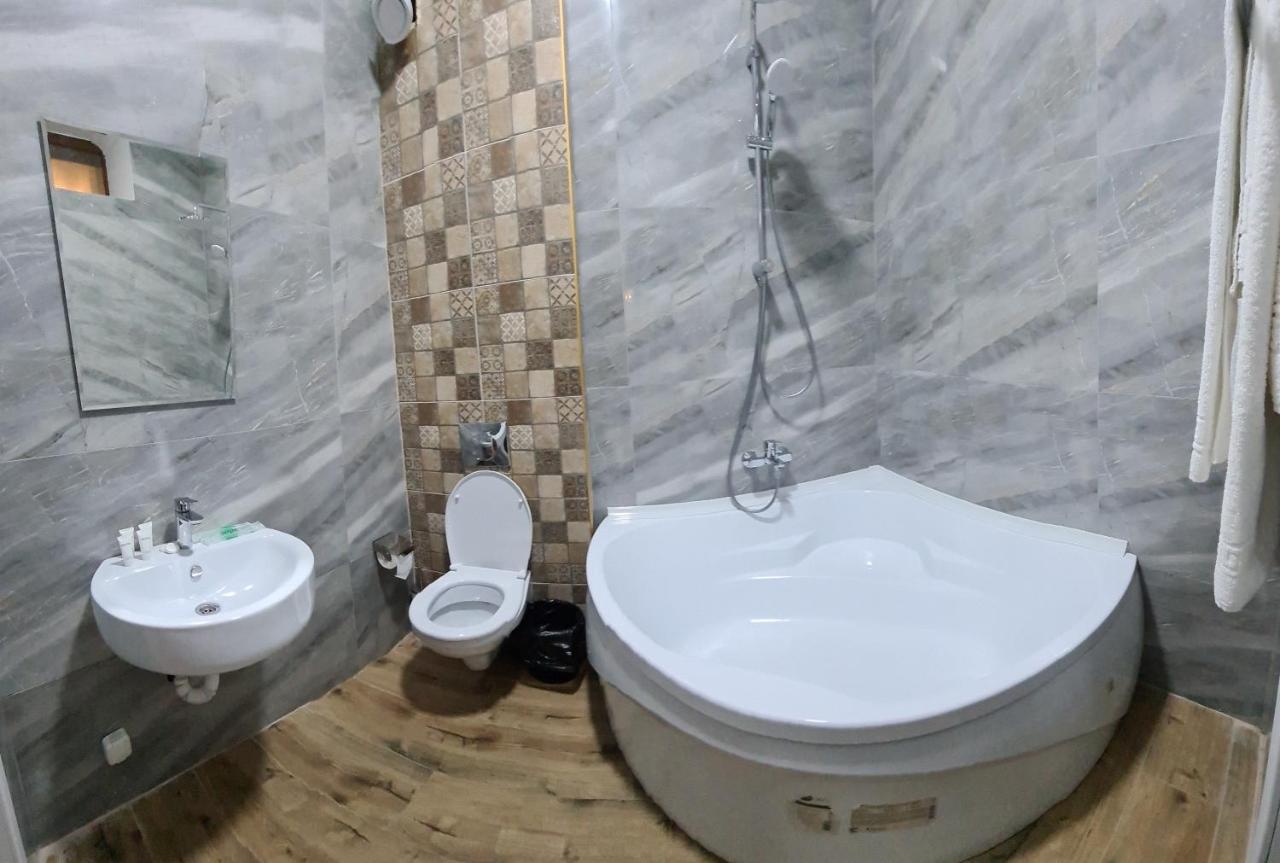 Riverside Boutique Hotel Almatı Dış mekan fotoğraf